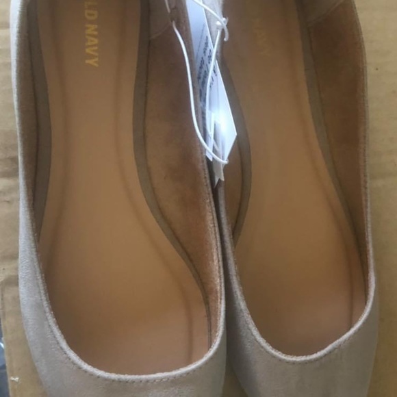 Old navy flat - Picture 1 of 3
